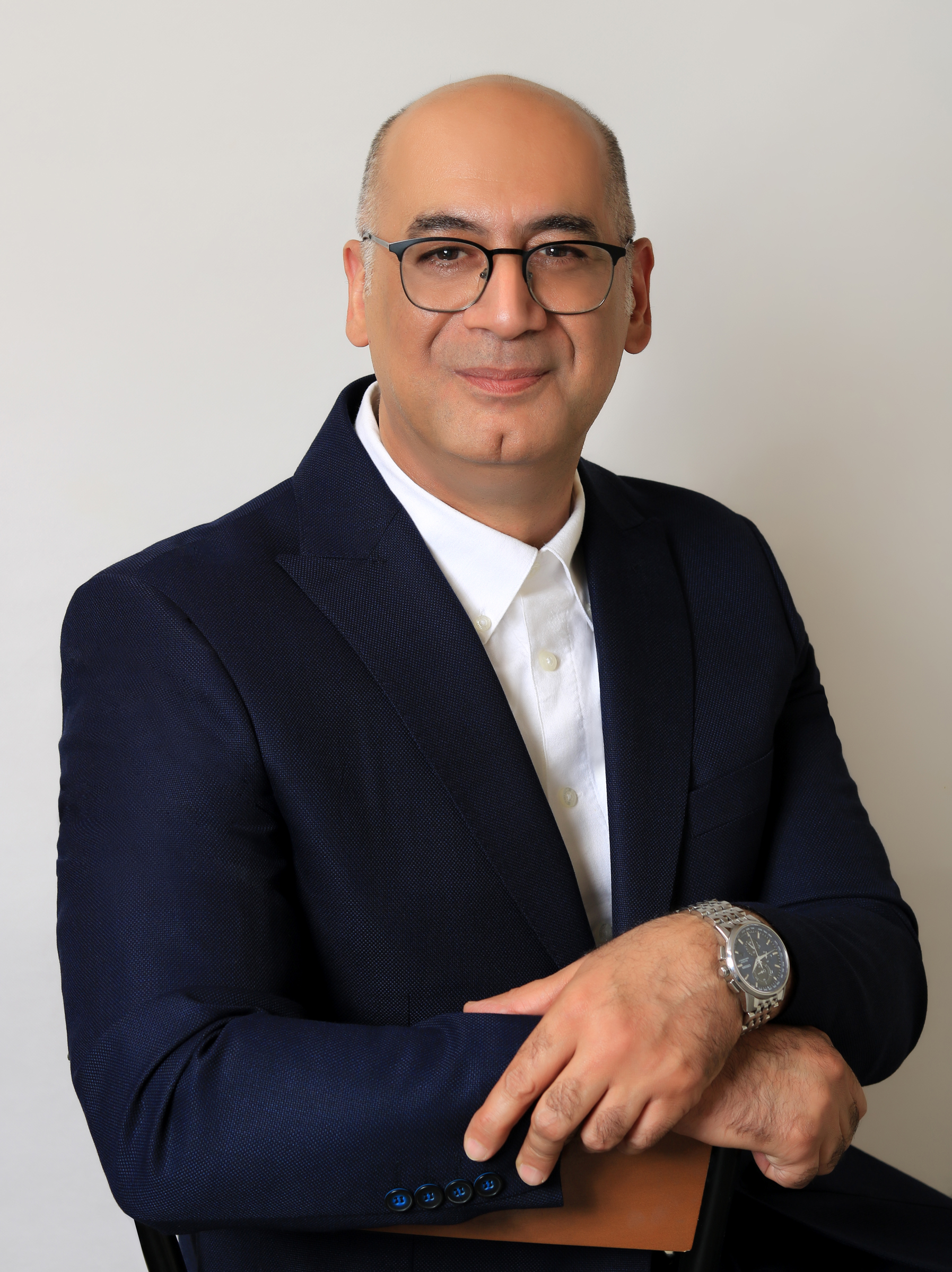 امیرحسین آزمایش Hover