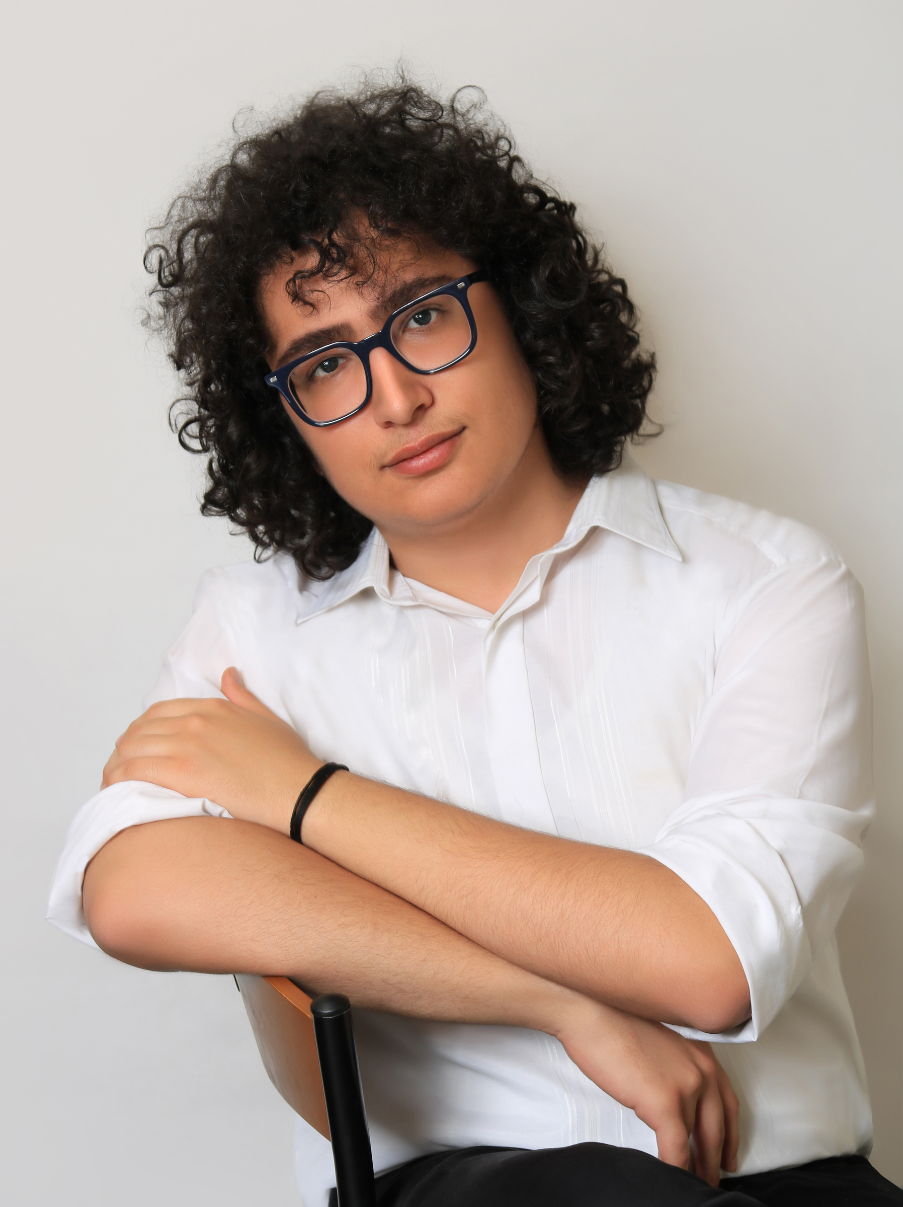 رسا رحمانی Hover