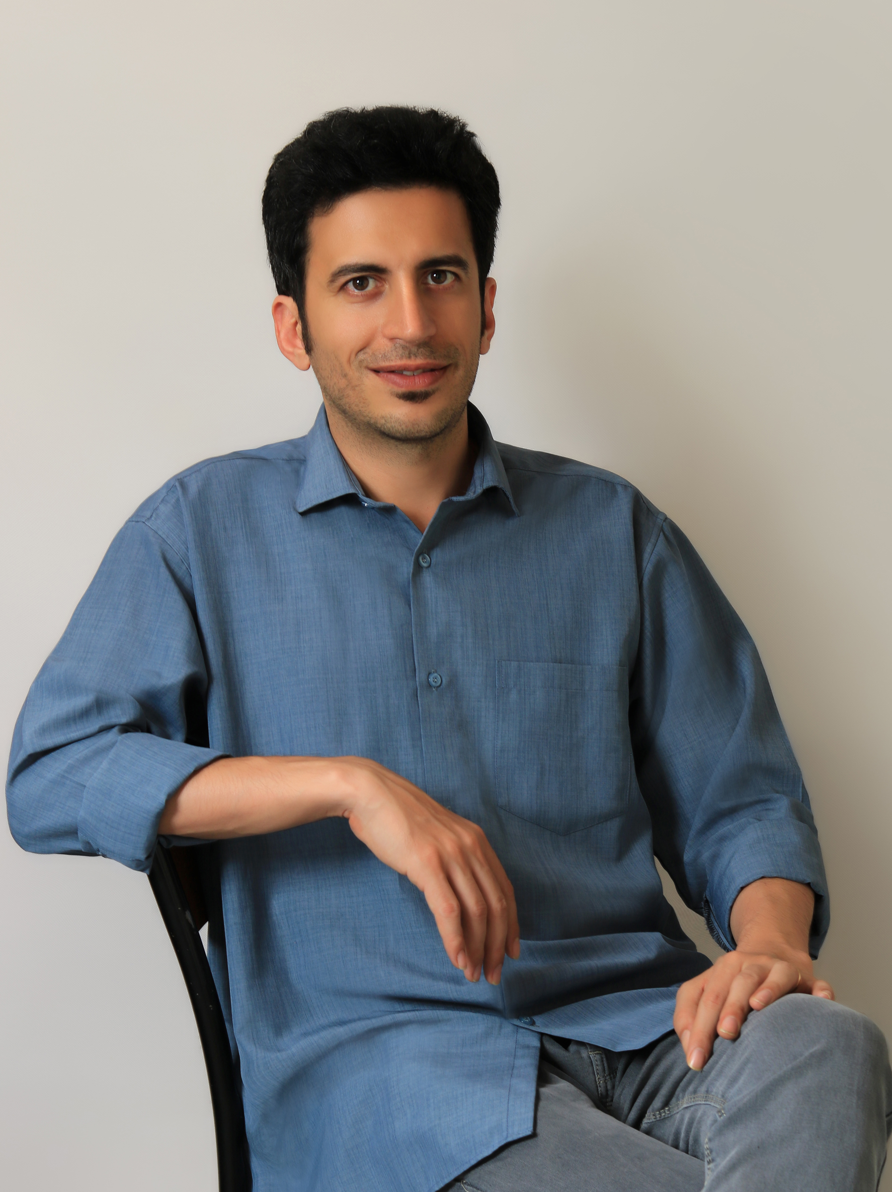 محمد حسن رعدی Hover