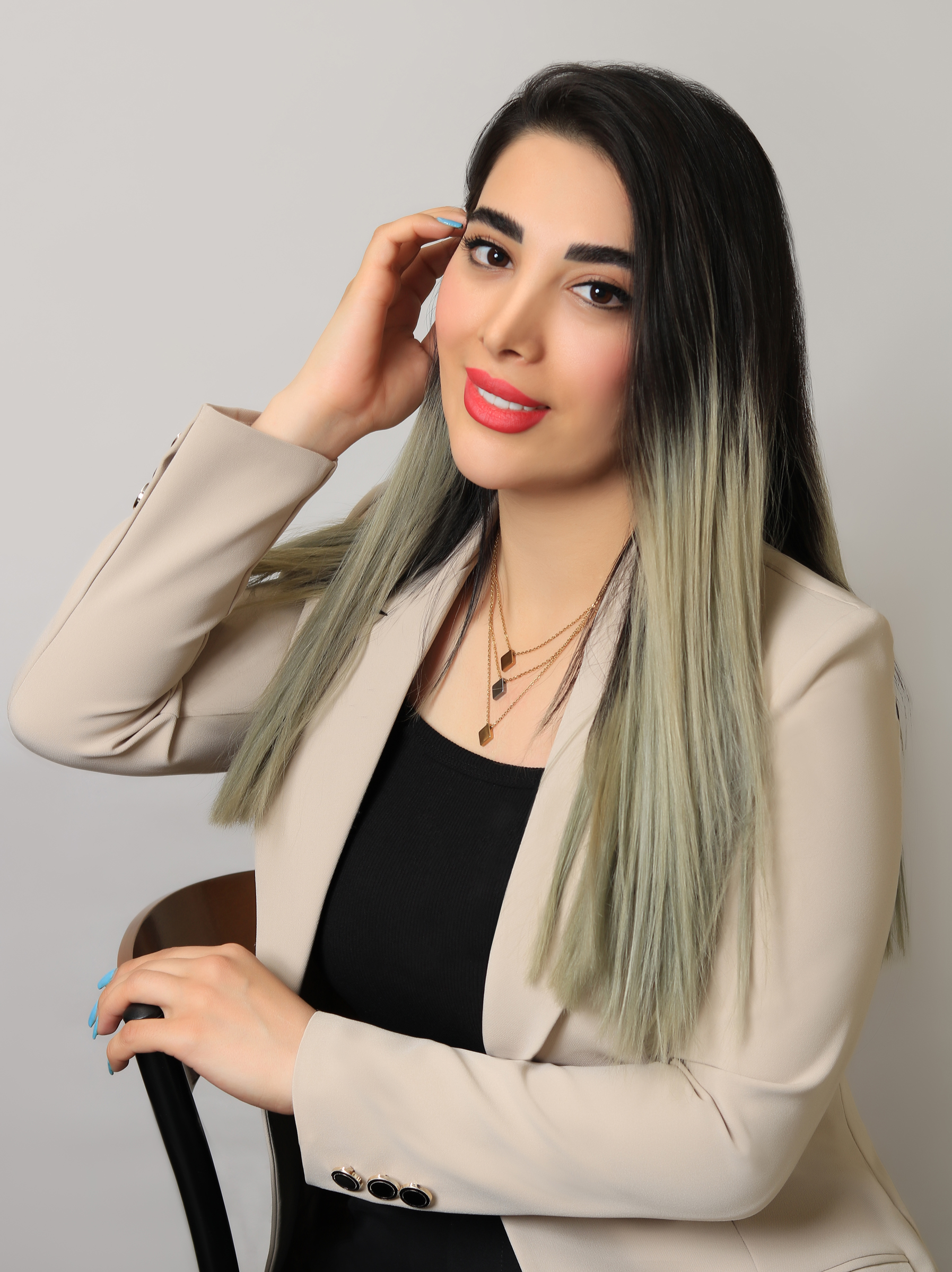 غلامحسین اسماعیلیHover