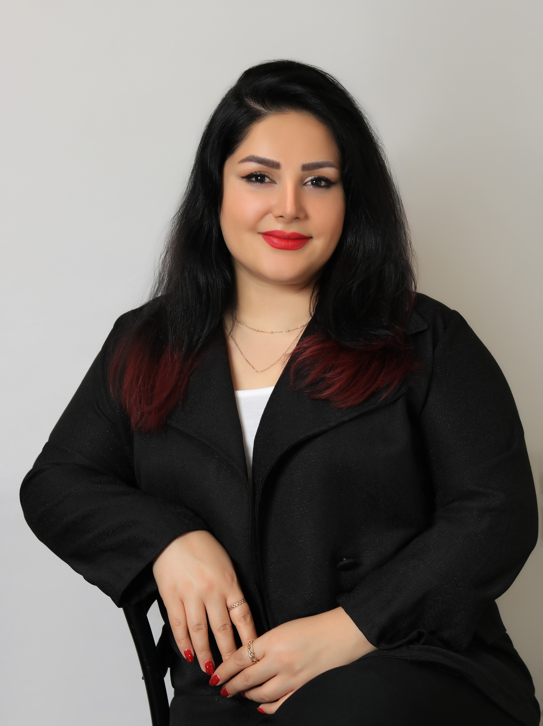 غلامحسین اسماعیلیHover